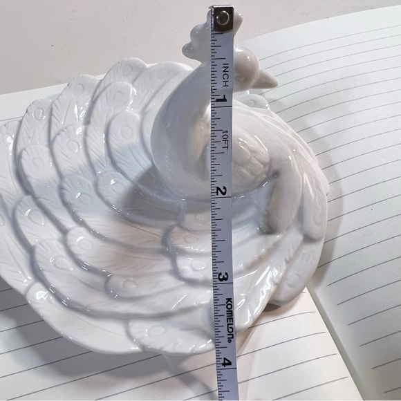 Vintage White Ceramic Peacock trinket dish accessories tray Signed imm - Picture 10 of 11